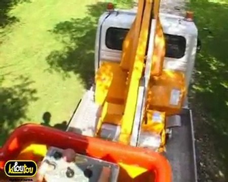 Se servir d'un camion nacelle pour atteindre des endroits difficiles d'accès (VL 3,5 T) (sans stabilisateur intégré)