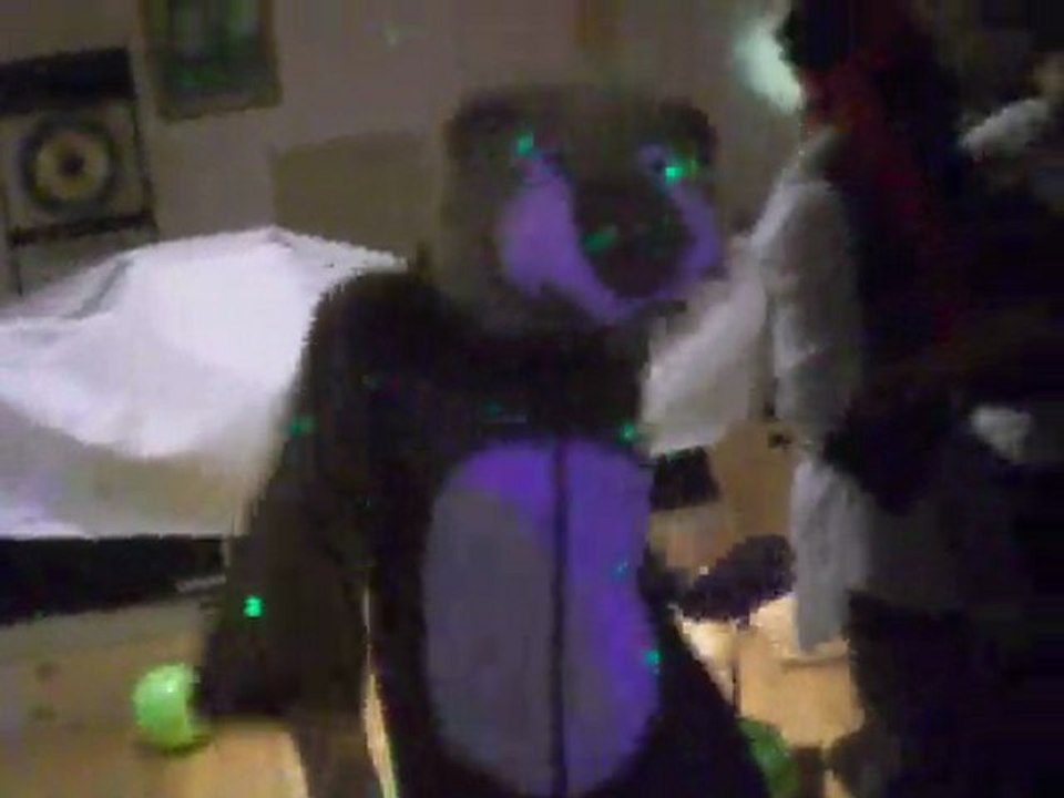 My lion friend's dancing !