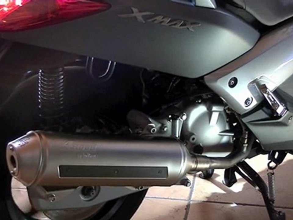 Xmax 125 2010 Leovince 4 road HD