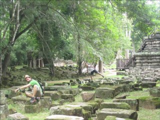 Shooting au temple Baphuon