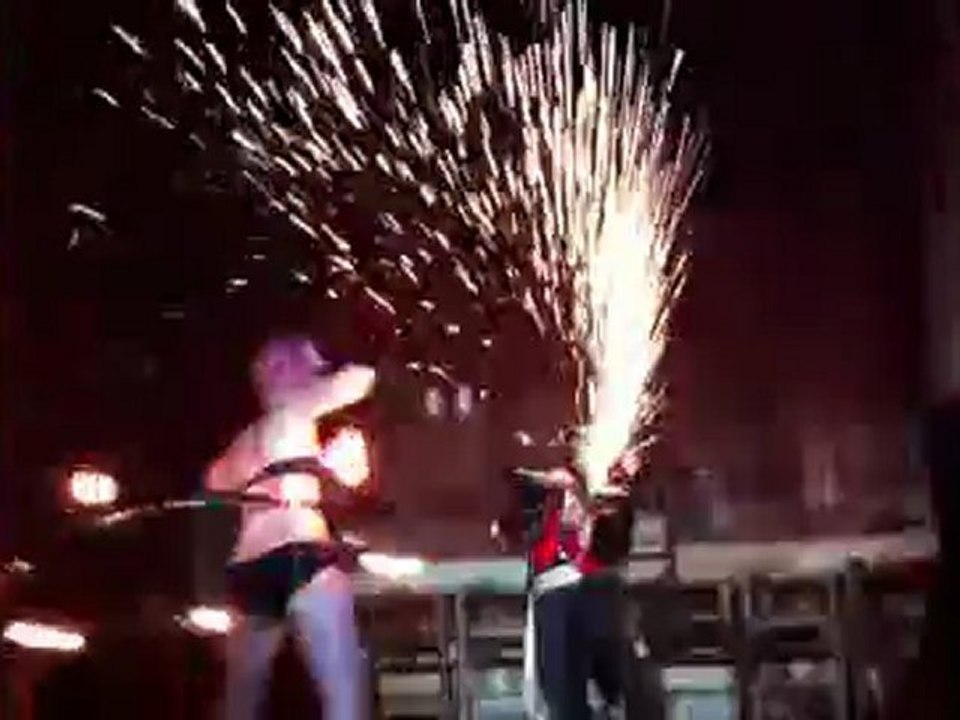 Hula Tänzerin mit dem Feuer