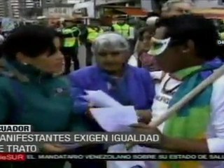 Se celebra día del orgullo gay en Ecuador