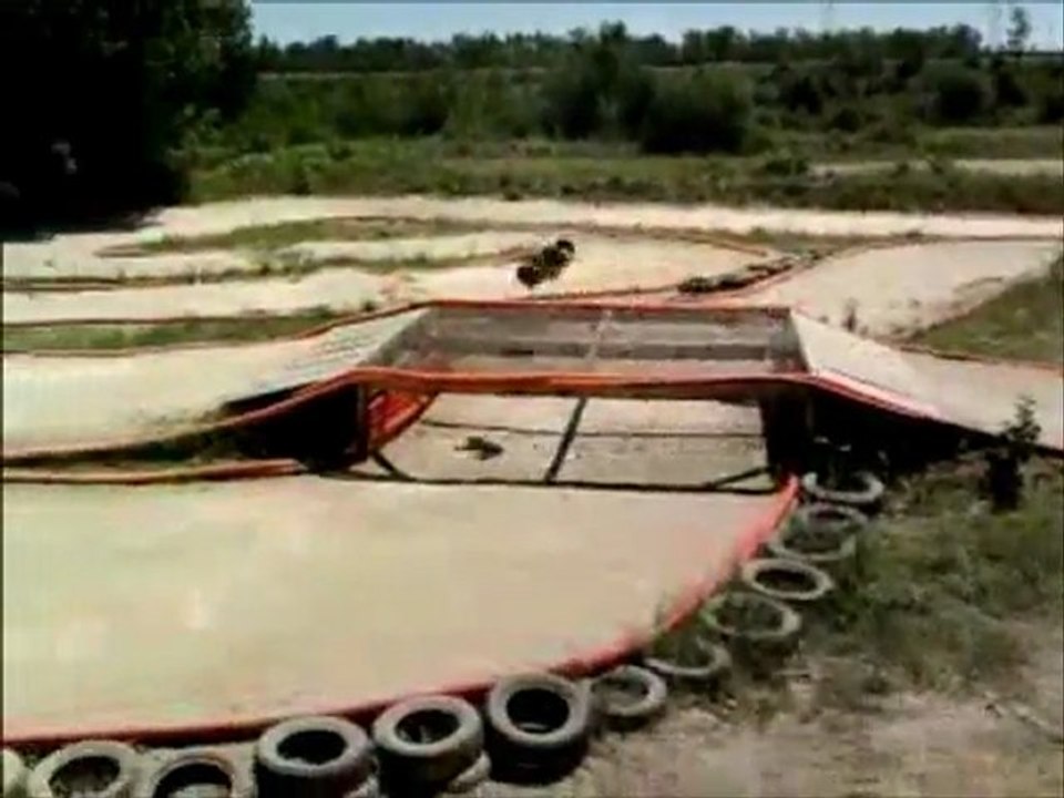 BackFlip - La Roche De Glun - 03072011