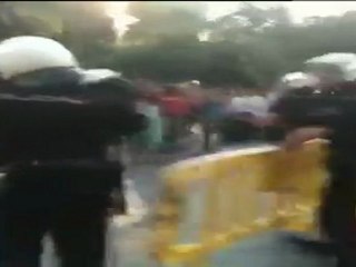 La Policía carga contra los indignados en Palma de Mallorca