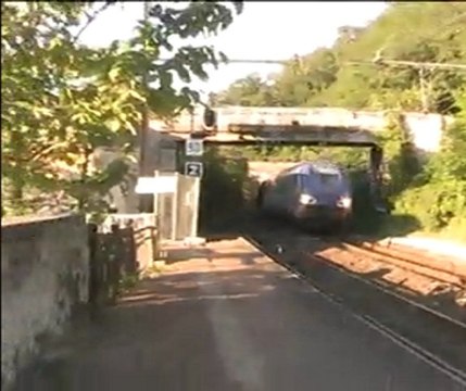 Trains Lyon-Valence-Marseille à la gare de St-Clair-les-Roches (bb7200, bb22000, z24500 et z23500)