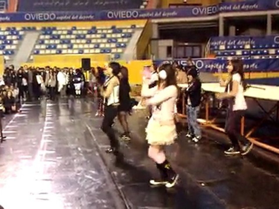 Concurso de ParaPara: Caramelldansen (III Salón del Manga de Asturias)