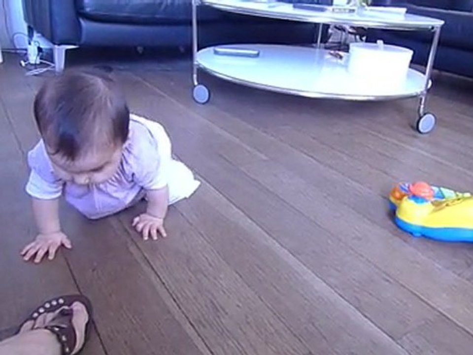 Flora a trouvé la marche avant