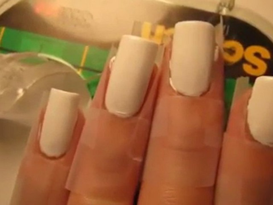 A Fantastic Splatter Nail Art Tutorial