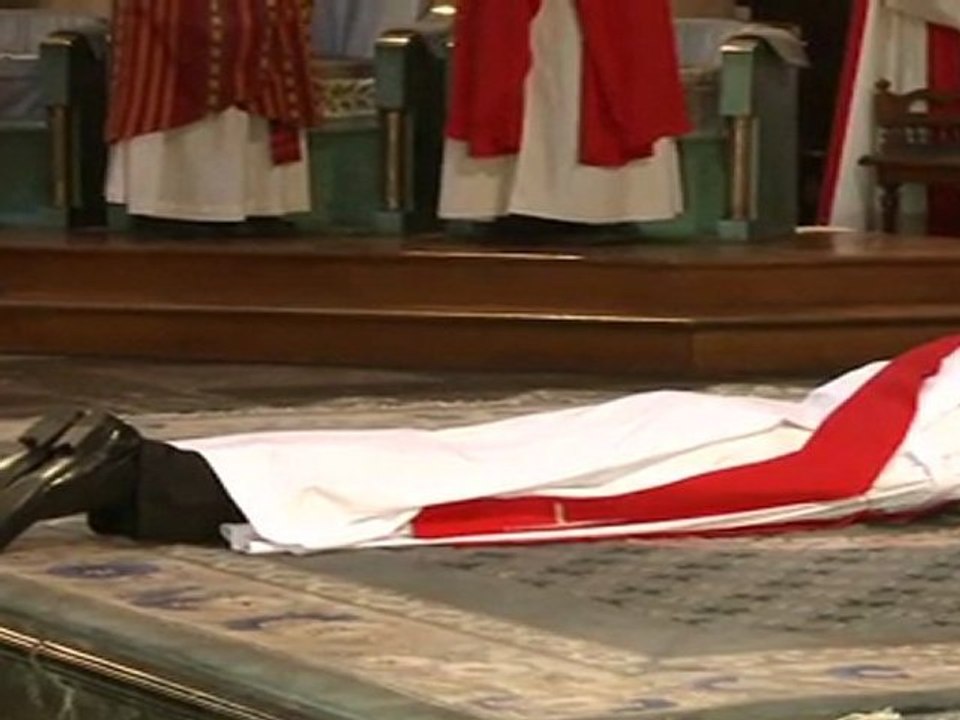 Prostration lors de l'Ordination Louis Emmanuel de la Foye