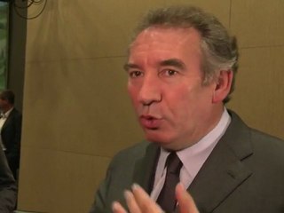 Bayrou réaffirme son indépendance