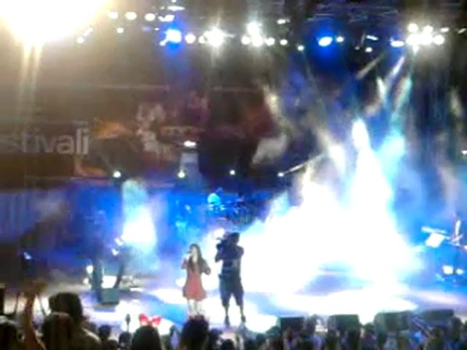 HANDE YENER - ACI VERİYOR B.ÇEKMECE FEST. 05.07.2011