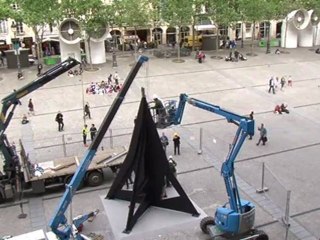 Alexander Calder - Horizontal monumental stabile-mobile