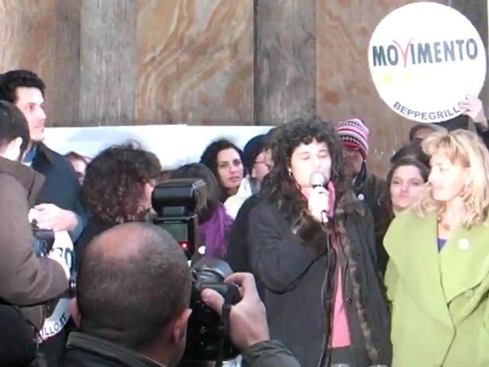 Beppe Grillo presenta il Movimento Campania 5 Stelle 12 Dicembre 2009 Napoli 5 di 8