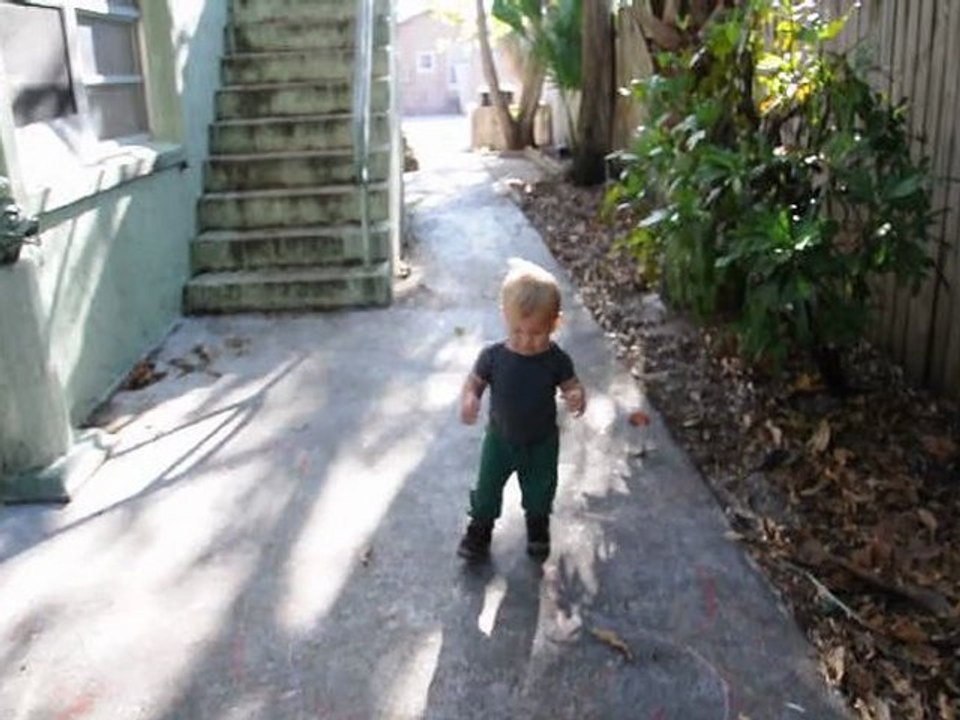 walkin around