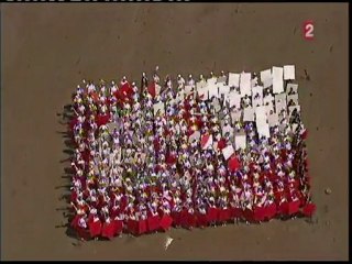 Fresque humaine au Gois et au Mont des Alouettes (aperçu vidéo) - TOUR 2011