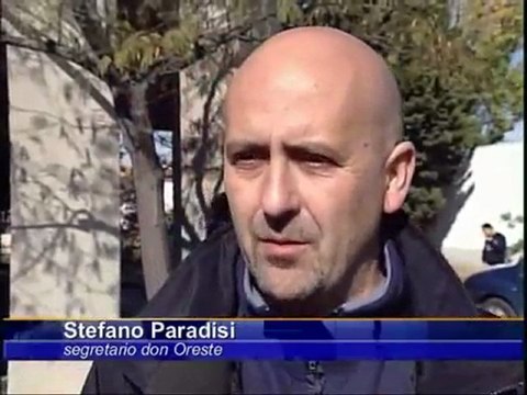 Icaro tv. Le voci raccolte alla camera ardente di don Oreste