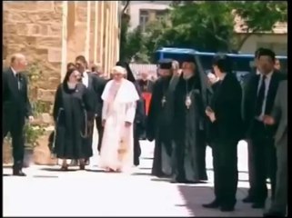 Cipro - Appello del Papa ad abbattere le barriere tra gli uomini