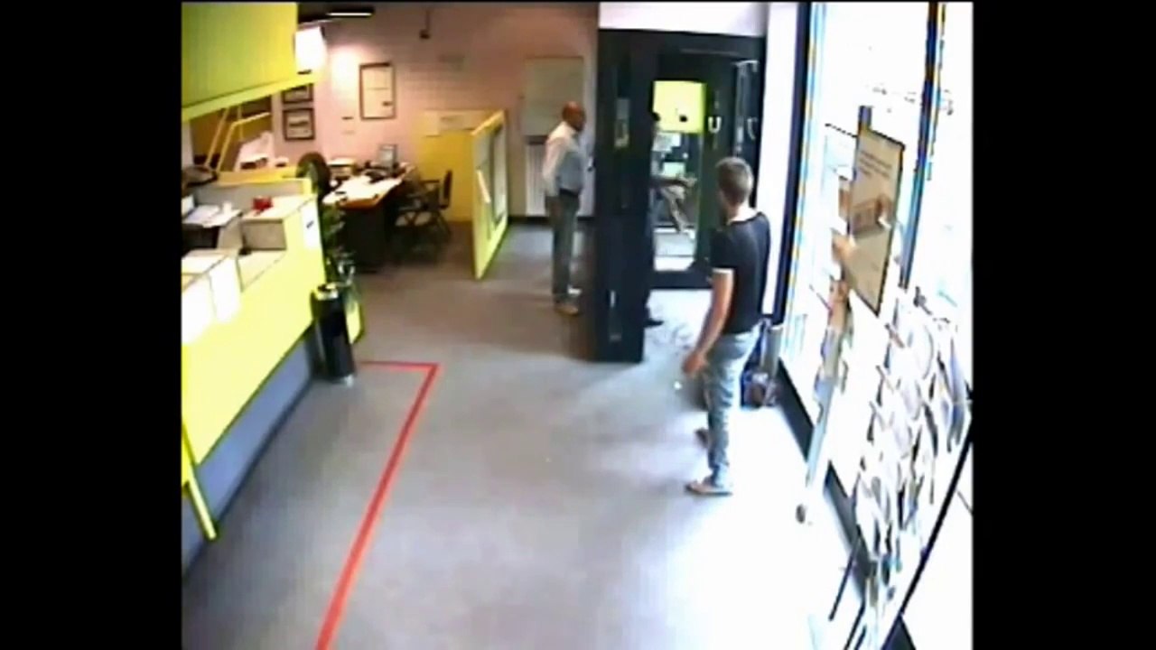 San Mauro Torinese (TO) - Rapina travestito da donna