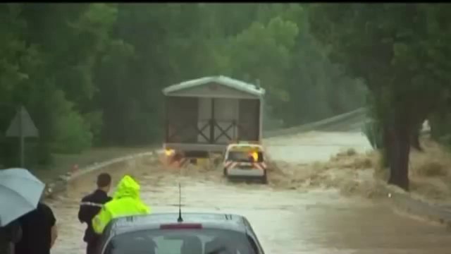 Francia - Dieci vittime per le inondazioni del Var 1