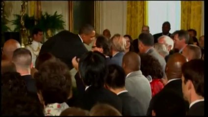 USA - Obama compie 49 anni