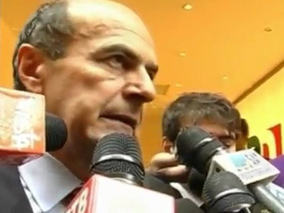 Afghanistan - Bersani: assurdo parlare di bombe sugli aerei