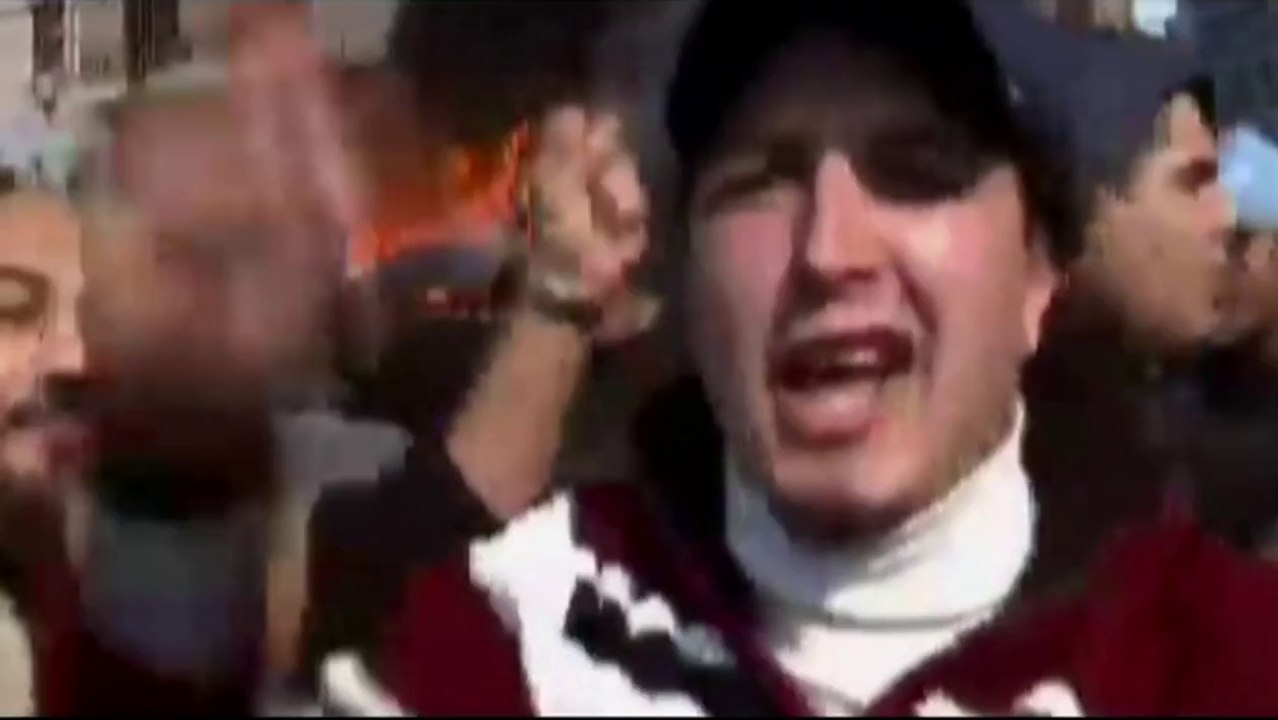 Libano - Proteste, bruciata auto di Al Jazeera
