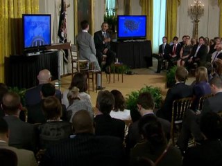 Obama respondió preguntas de Twitter y advirtió sobre recesión