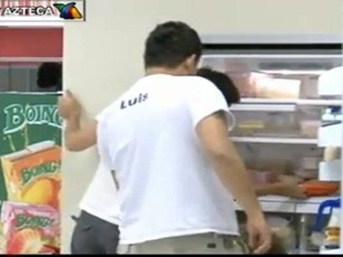 Esmeralda y Johnny Beso en la cocina