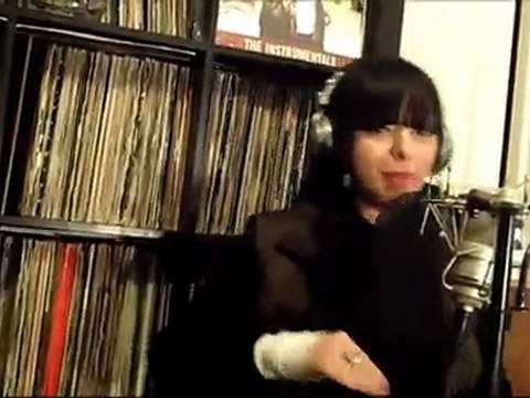 VIRAL-Spanish Girl Sings&Raps in English&Spanish!!