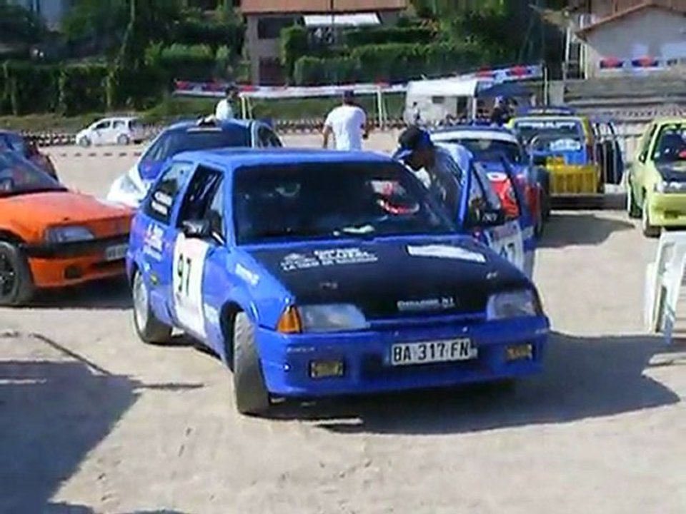 Rallye régional de la Côte Roannaise 2011, samedi, sortie de parc, avant ES1