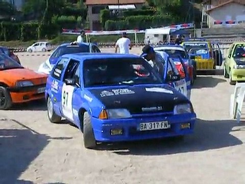 Rallye régional de la Côte Roannaise 2011, samedi, sortie de parc, avant ES1