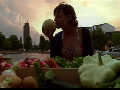 CinéCréatis : fausse pub Consommez local !