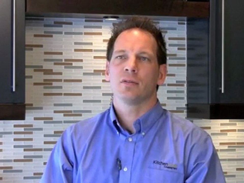 What colors are popular for kitchen cabinets in Ottawa?