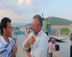 Mada adasına biçer döver geçti.