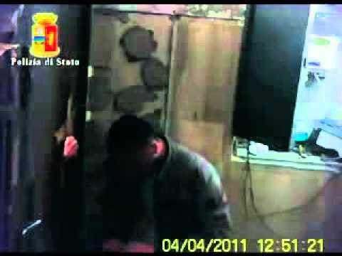 Napoli - Ecco come la camorra gestiva lo spaccio a Scampia (07.07.11)