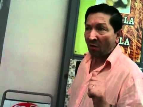 Aversa - La città accoglie con un carico di rifiuti chi esce dalla metro