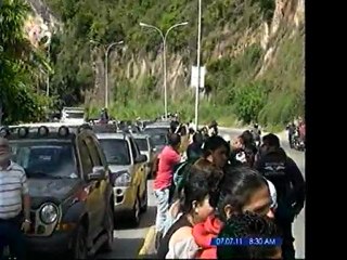 Estudiantes del IUT trancan la Panamericana
