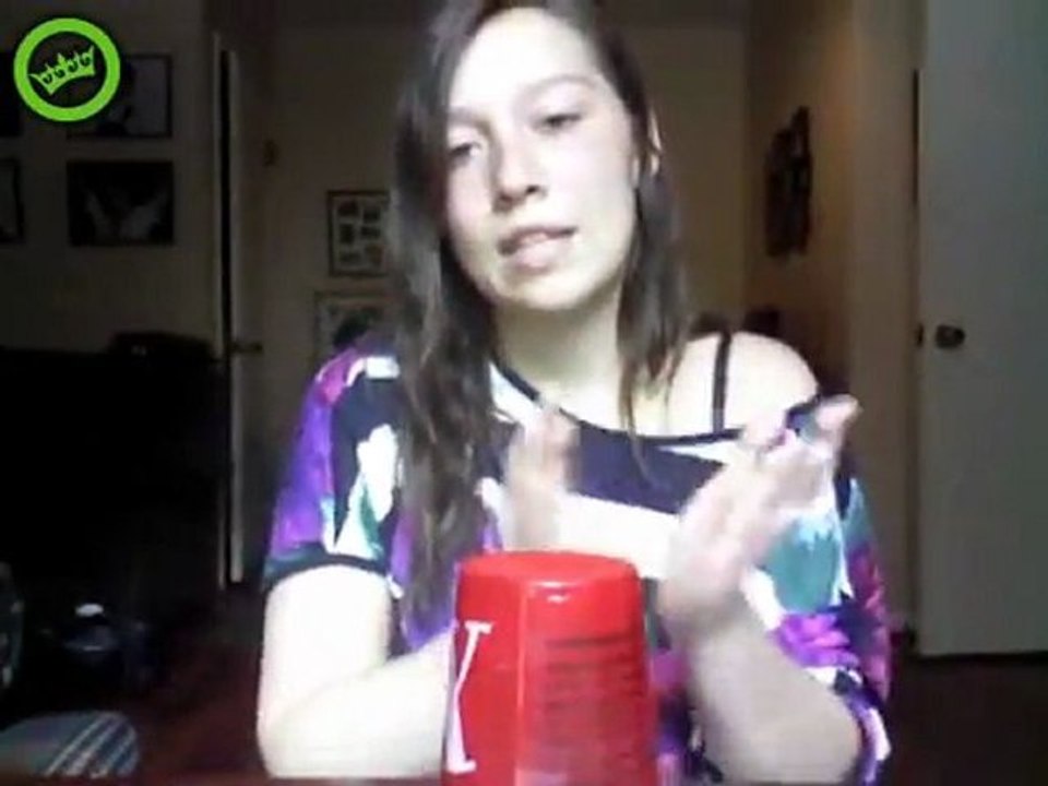 Mädchen singt ein Lied