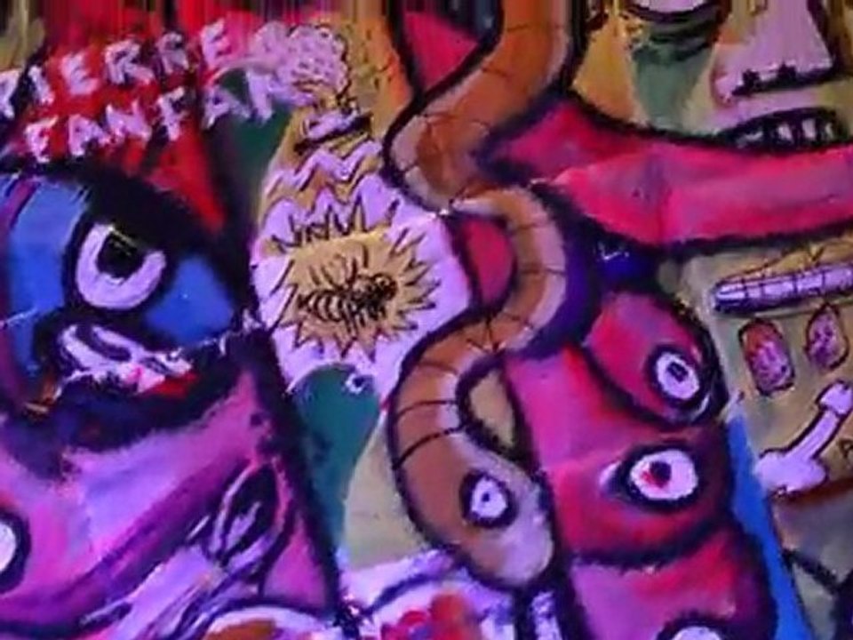 Gros mur de boites