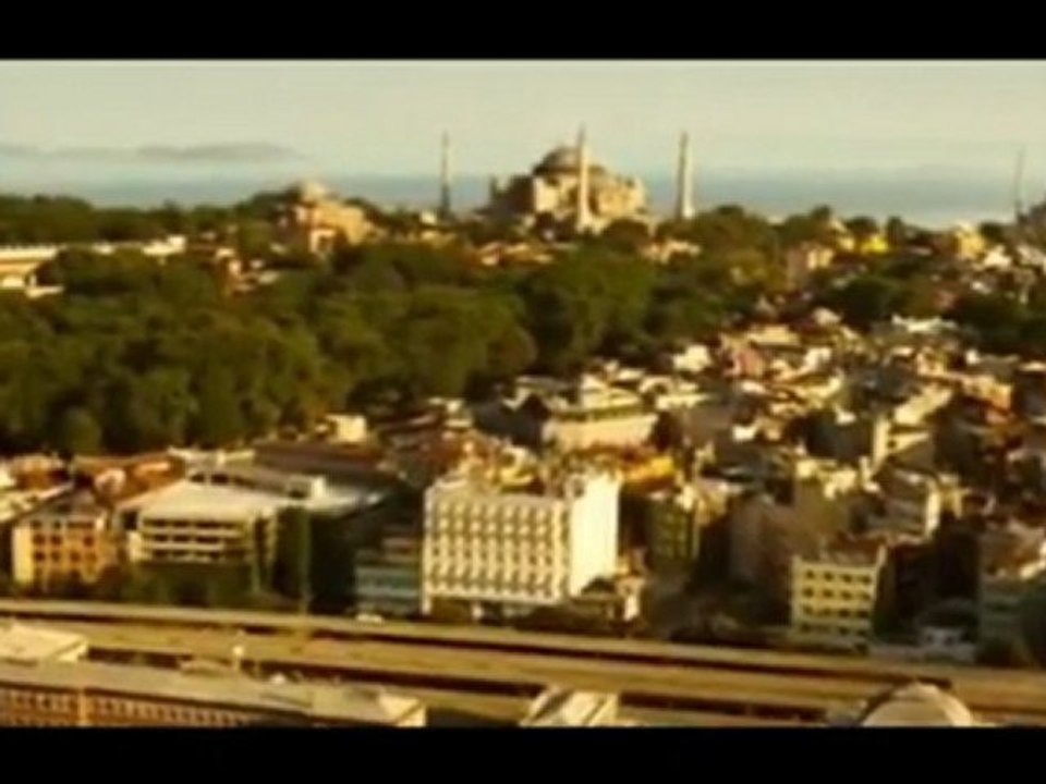 ISTANBUL'S - THROUGH THE CITY