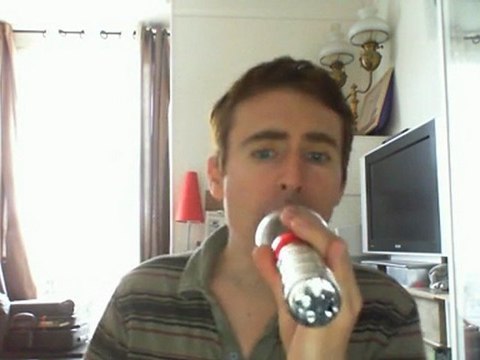 Wiwi égratigne rien de mieux à faire