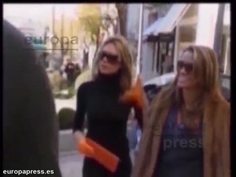 Beckham muestra al mundo la barriguita de Victoria