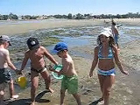 Pêche aux crabes au bord du lac d'Hossegor