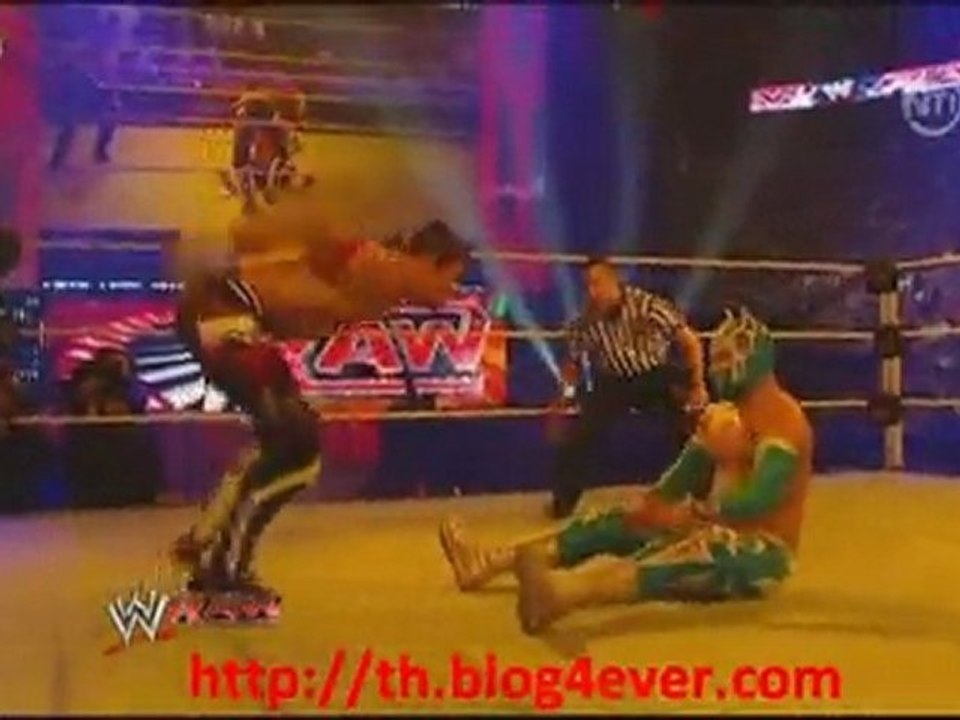 Catch Attack Raw du 8/07/11-Sin Cara VS Evan Bourne