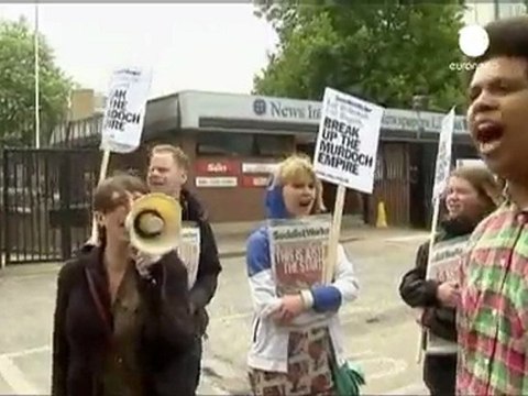 Phone hacking: ex-tabloid editor freed on police bail