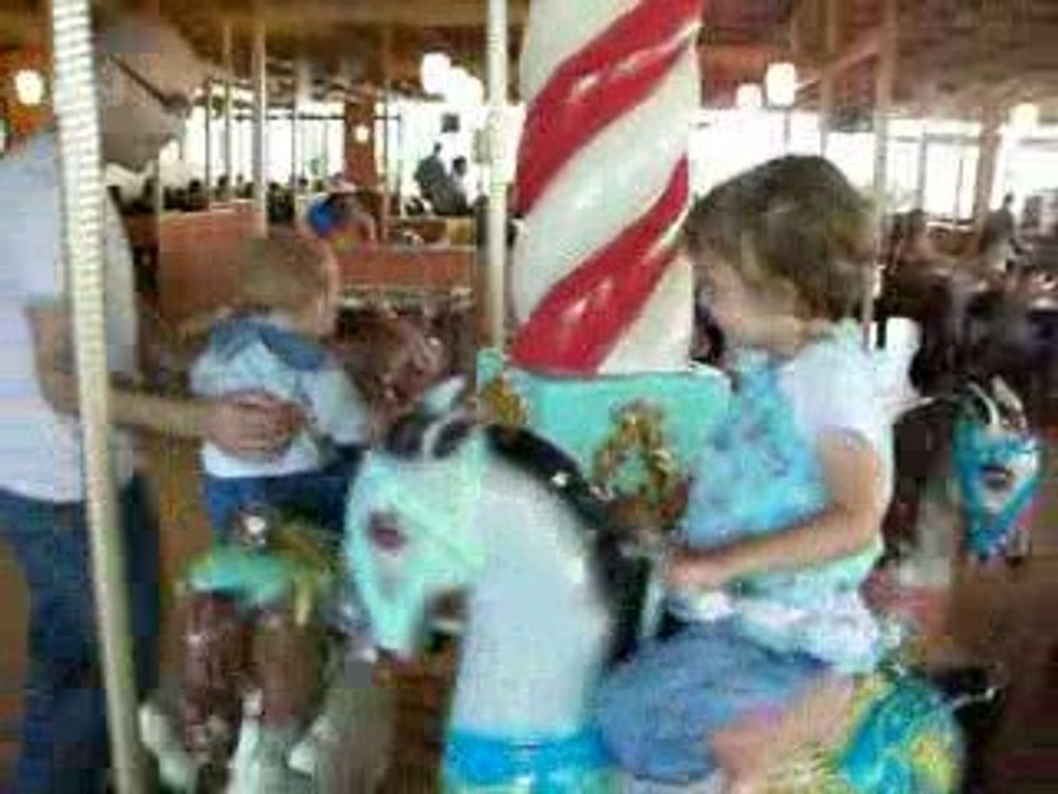 Trop bien le manège au restaurant!!!