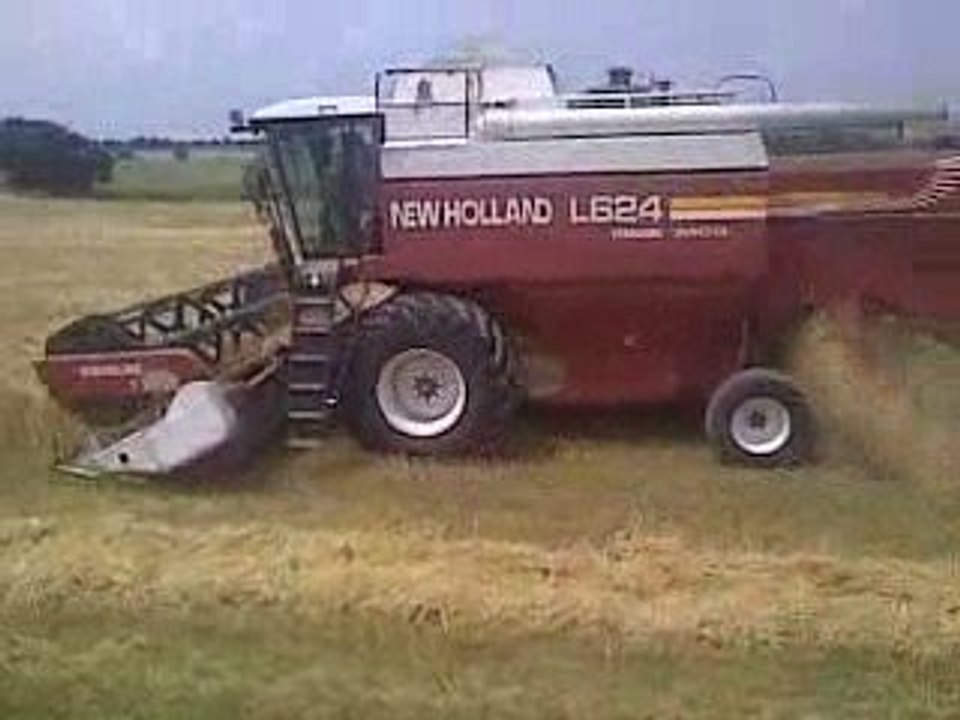 laverda L624 dans de l'orge