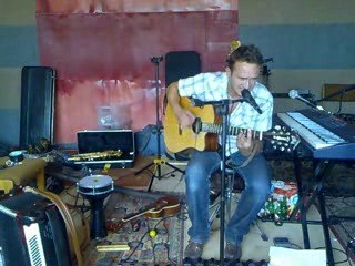 loop performance manu chao