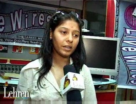 Sunidhi Chauhan encourages RJ students