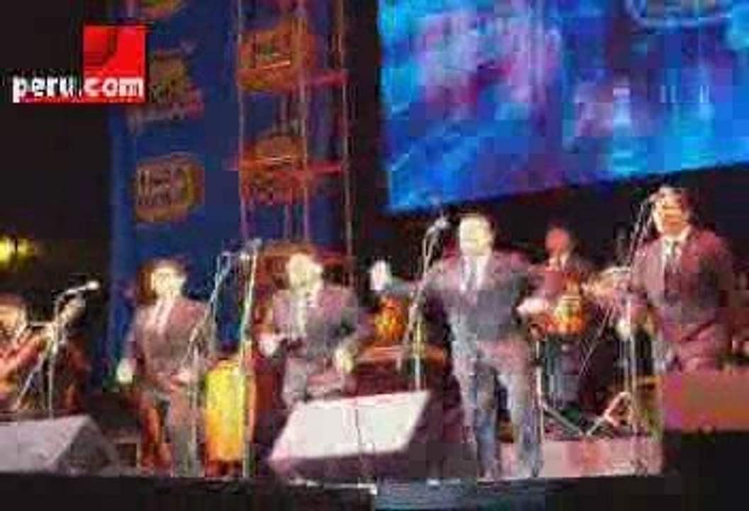 Grupo 5 recibe fiestas patrias en Noche de la Comida Peruana